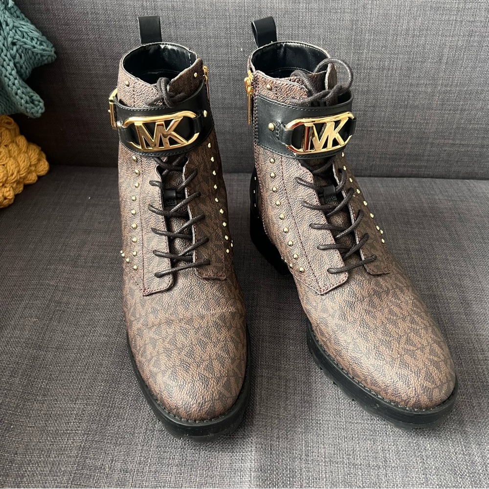 Michael Kors Kincaid women’s size 9M Brown Lace-Up studded combat Boots